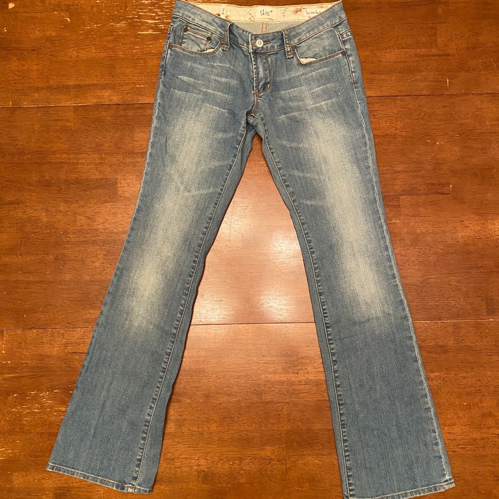 Shio low rise boot cut jean
